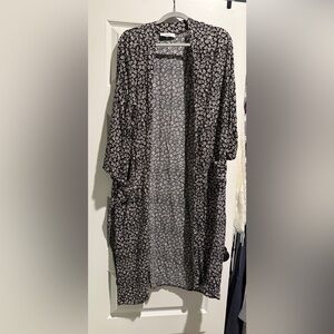 Carly Jean Los Angeles floral kimono
